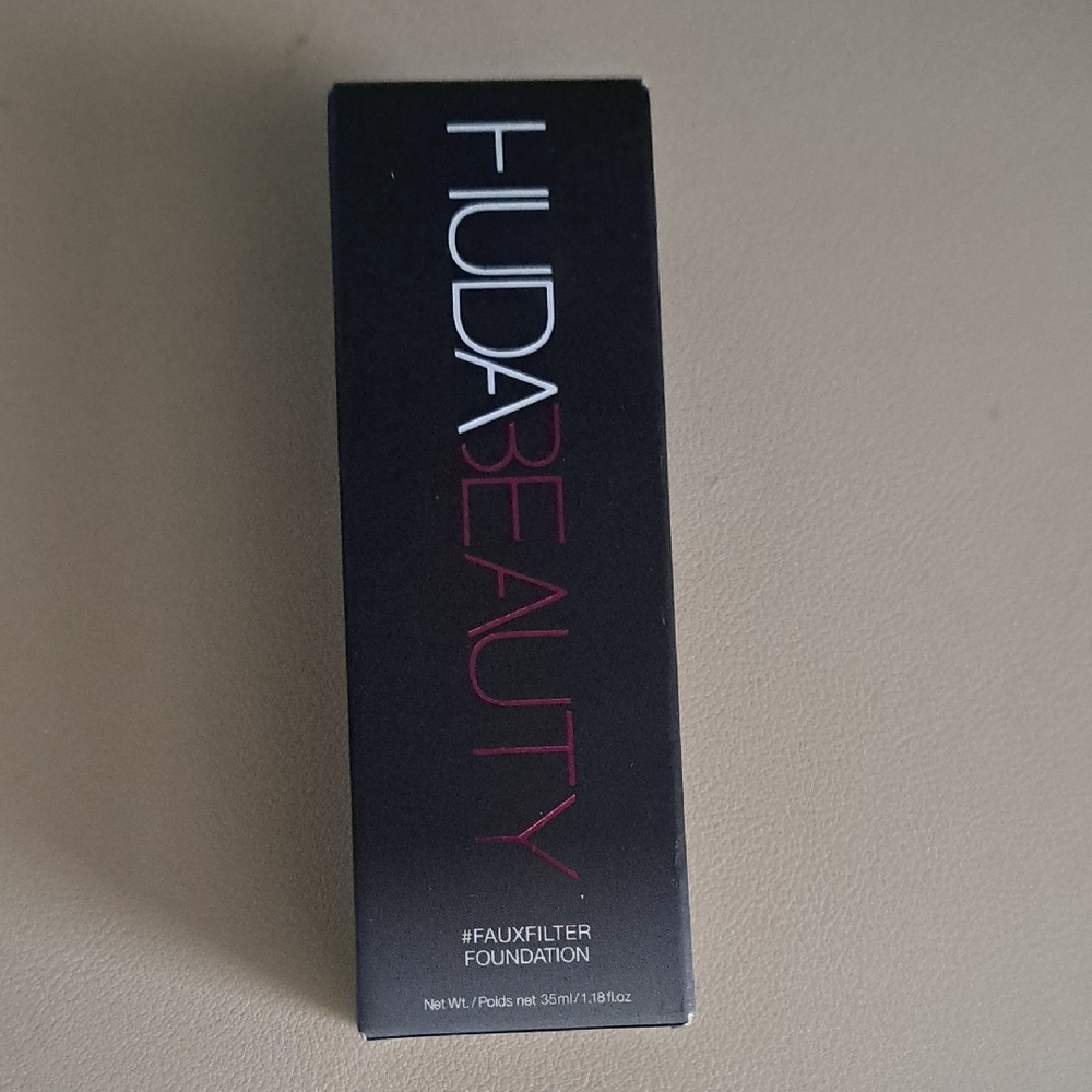 Huda Beauty FauxFilter Foundation - 220N CUSTARD